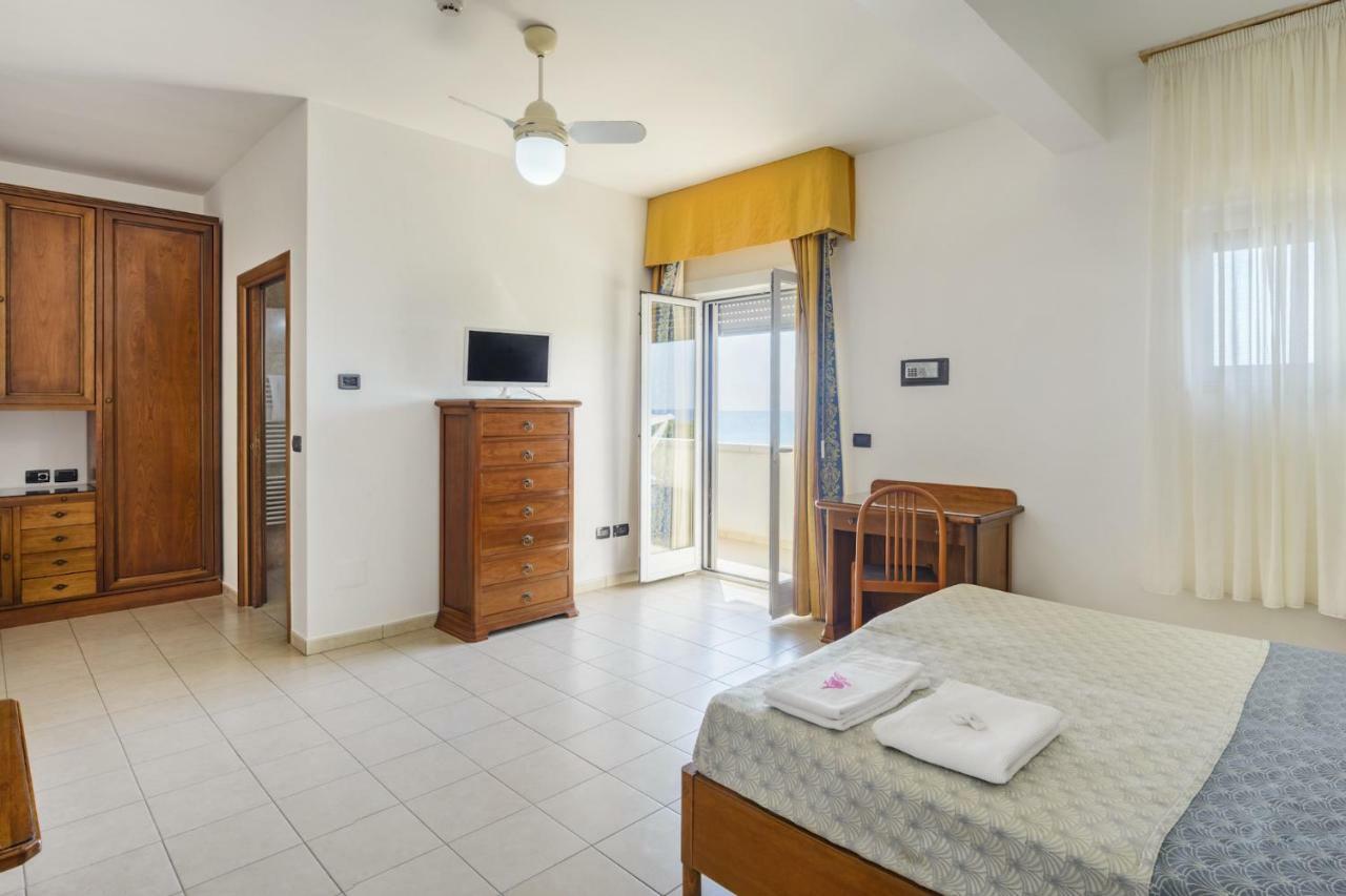 Hotel Dei Bizantini & Villaggio Campo Dei Messapi سان بيترو في بيفانا المظهر الخارجي الصورة